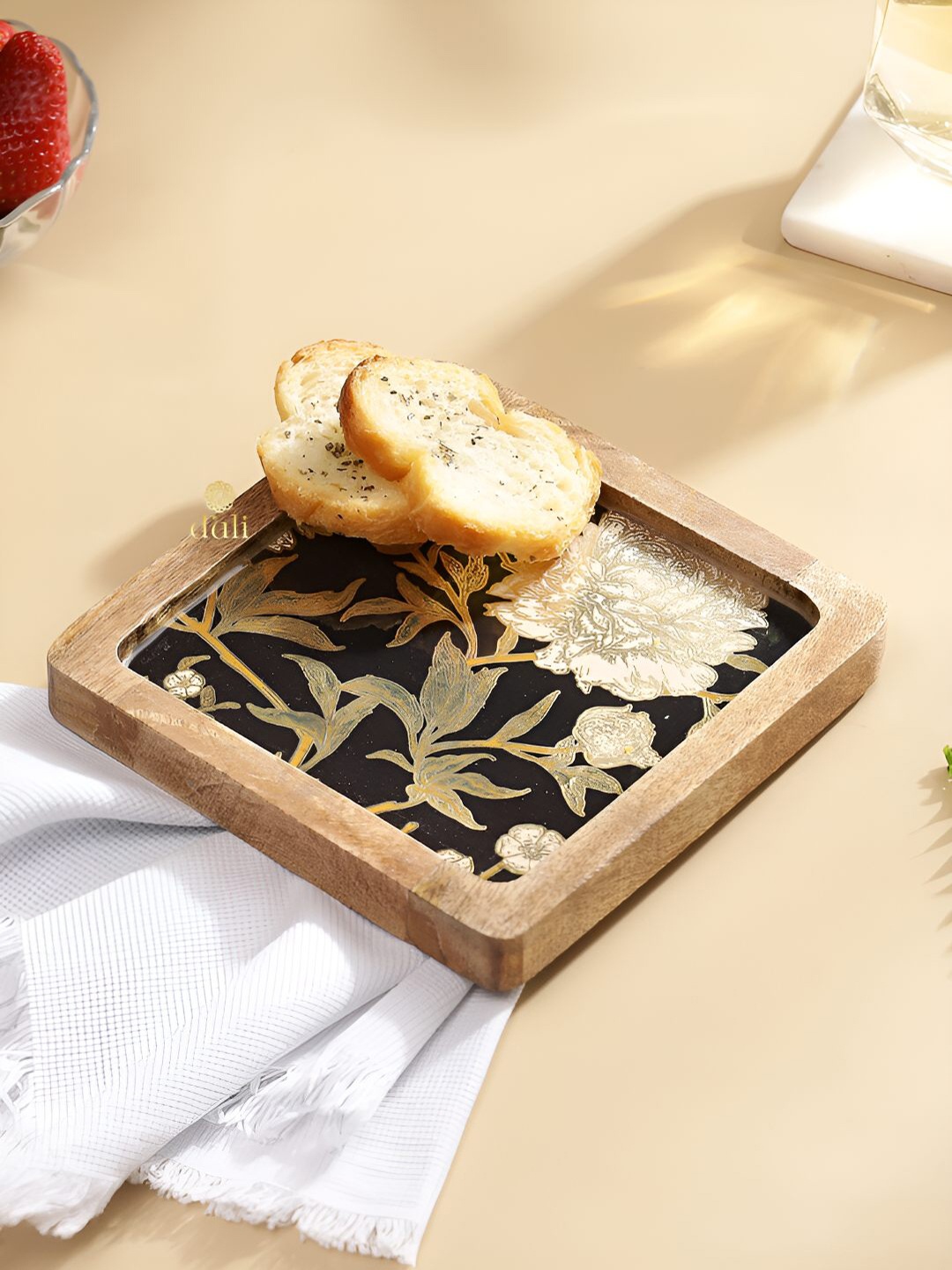 

DULI Black Printed Mango Wood Enamel Coated Serving Tray