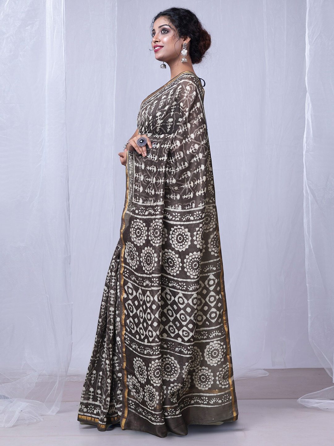 

Unnati Silks Dabu Printed Zari Handloom Chanderi Saree, Grey