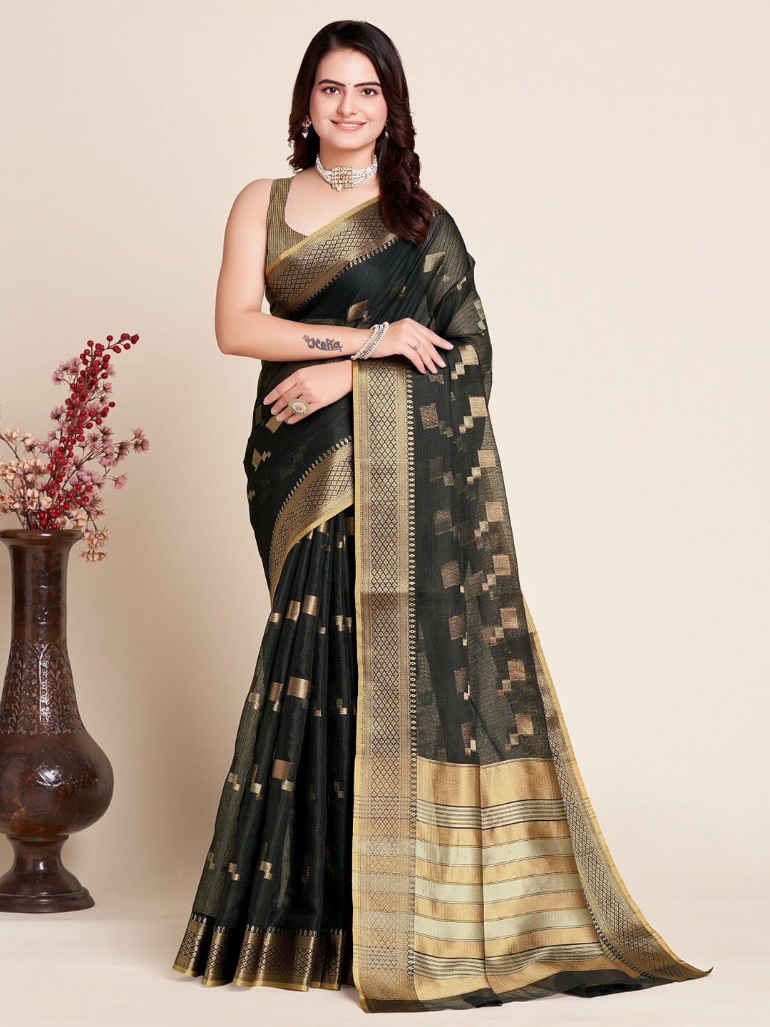 

Nimidiya Woven Design Zari Kota Saree, Black