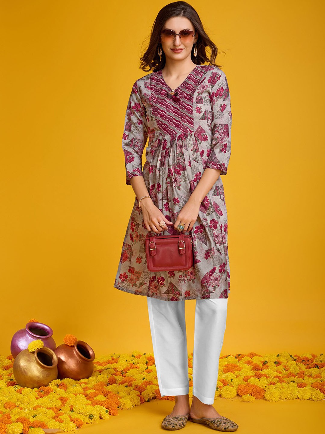 

Ishin Floral Printed V-Neck A-Line Empire Chanderi Silk Kurta, Grey