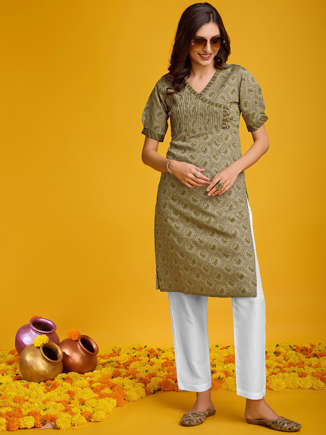 

Ishin Floral Printed V-Neck PUff Sleeves Chanderi Silk Kurta, Olive