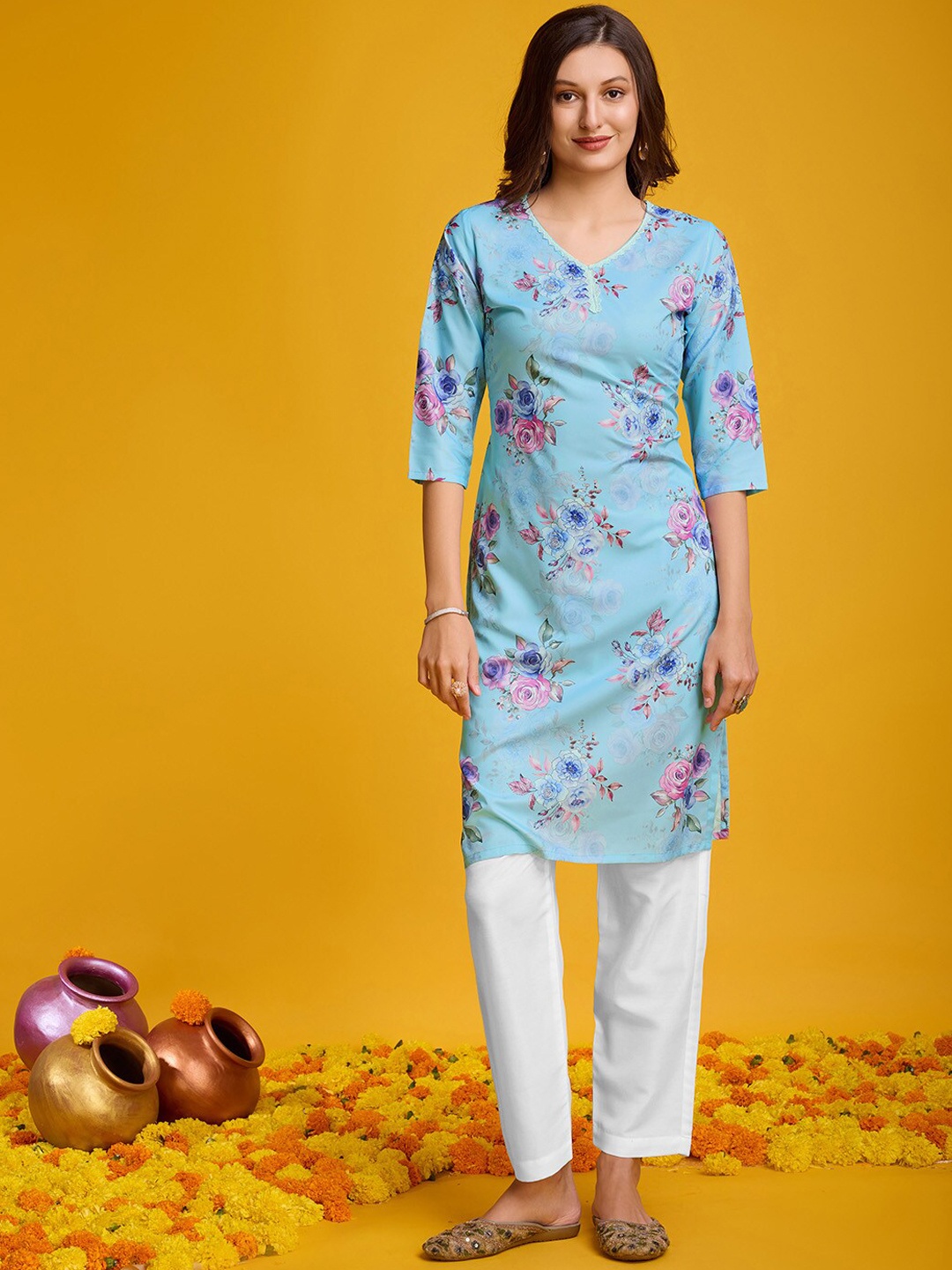 

Ishin Floral Printed V-Neck Three-Quarter Sleeves Crepe Kurta, Blue