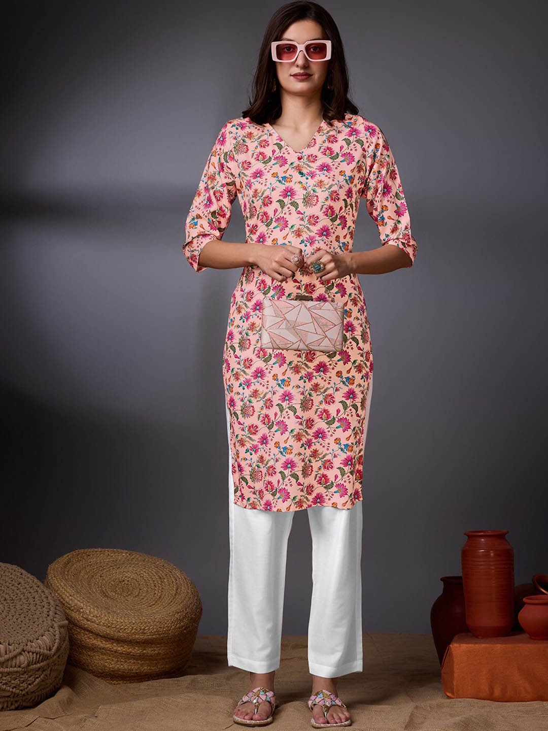 

Ishin Floral Printed V-Neck Crepe Straight Kurta, Peach