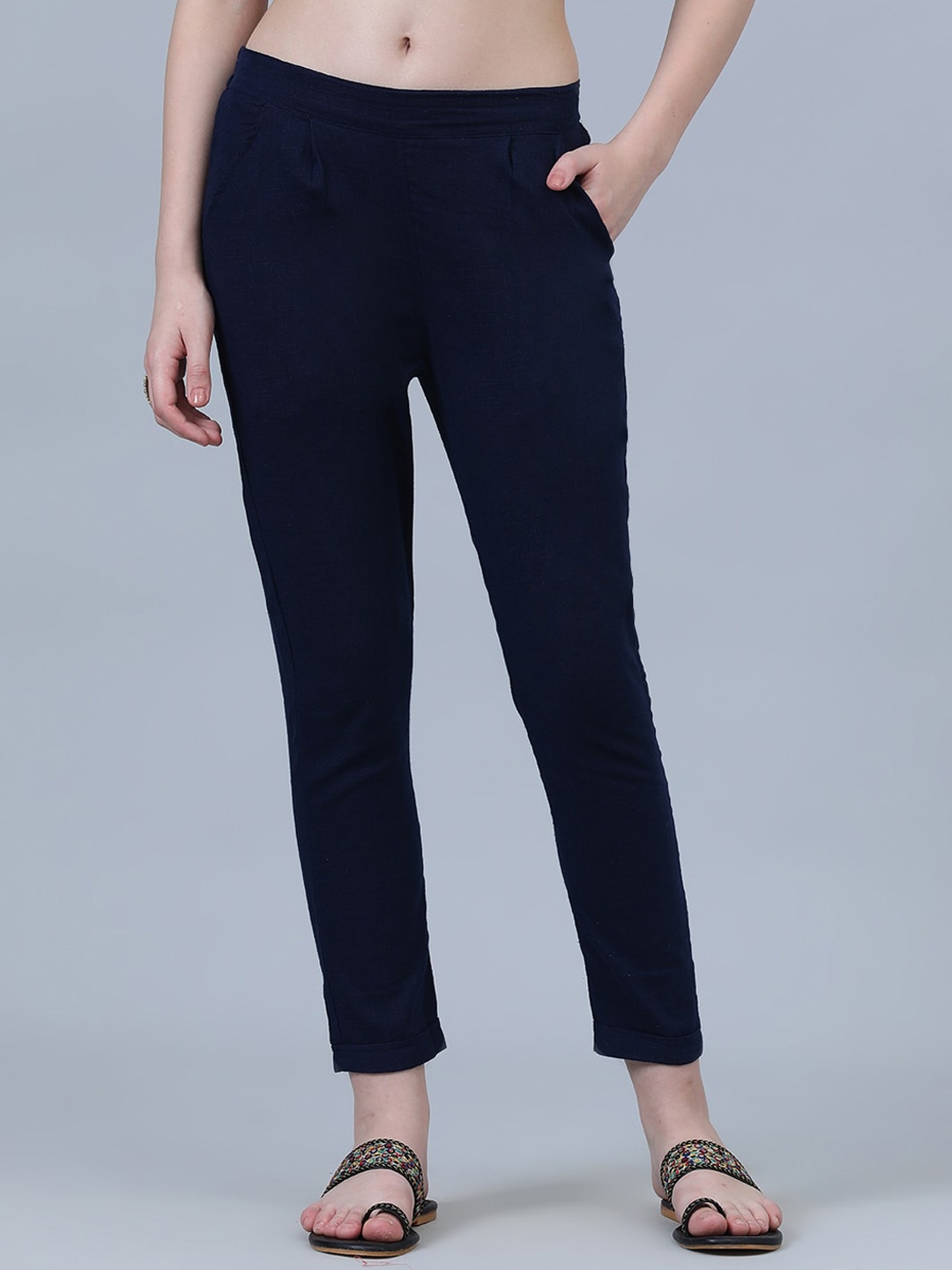 

SHOOLIN Women Relaxed Straight Leg Mid-Rise Cotton Pleated Trousers, Navy blue