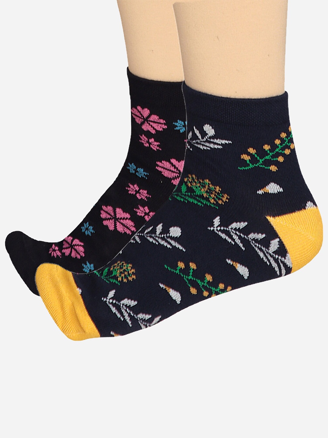 

Bodycare Women Pack Of 2 Patterned Odour-Free Mid-Calf-Length Socks, Black