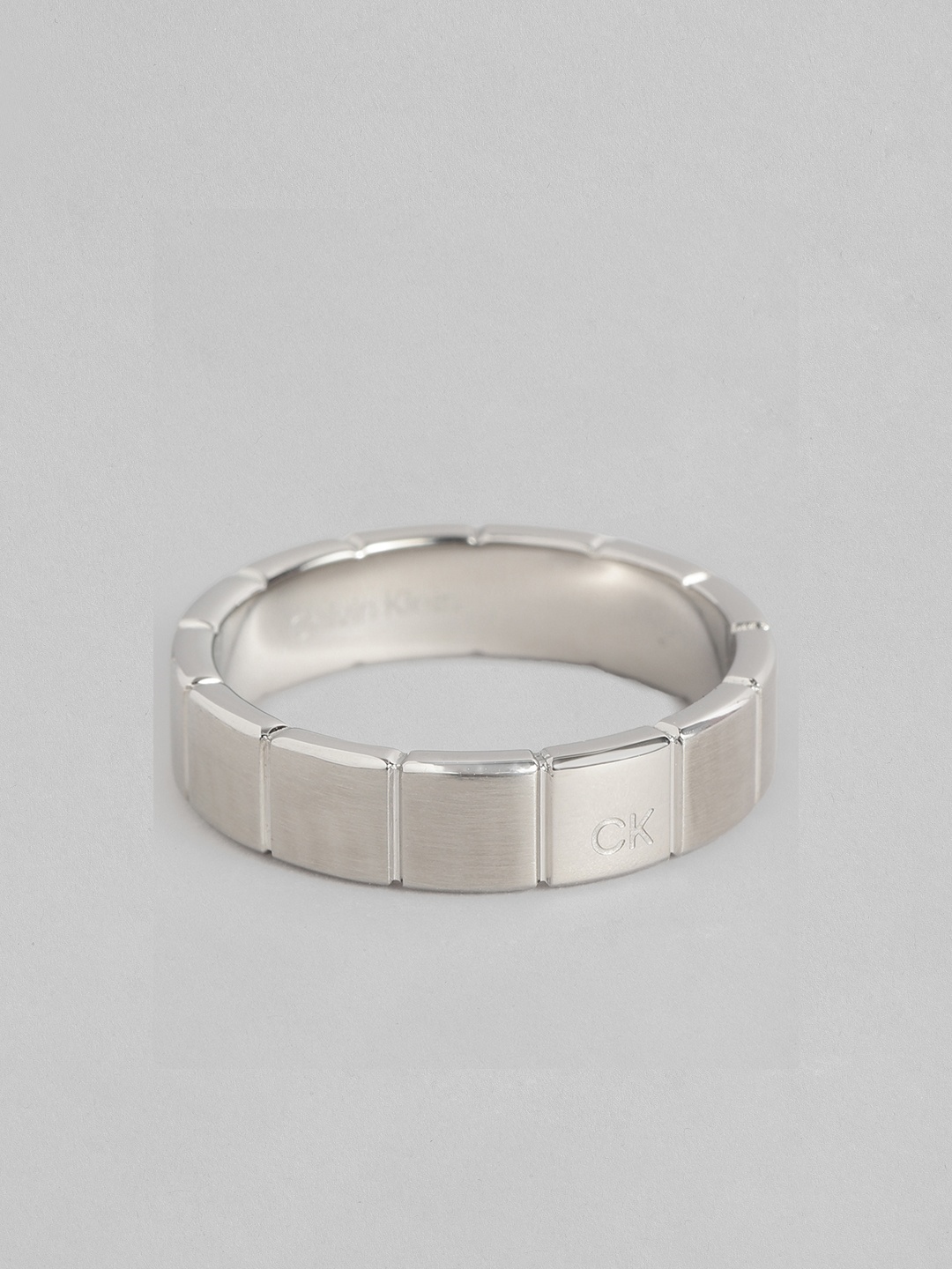 

Calvin Klein Men Minimalistic Squares Brass-Plated Finger Ring, Silver