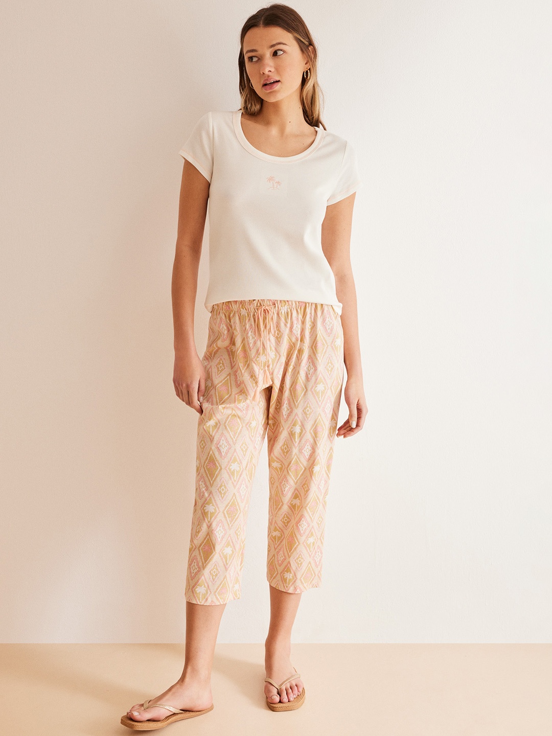 

women'secret Women Ribbed T-shirt With Ethnic Motifs Printed Capris, White