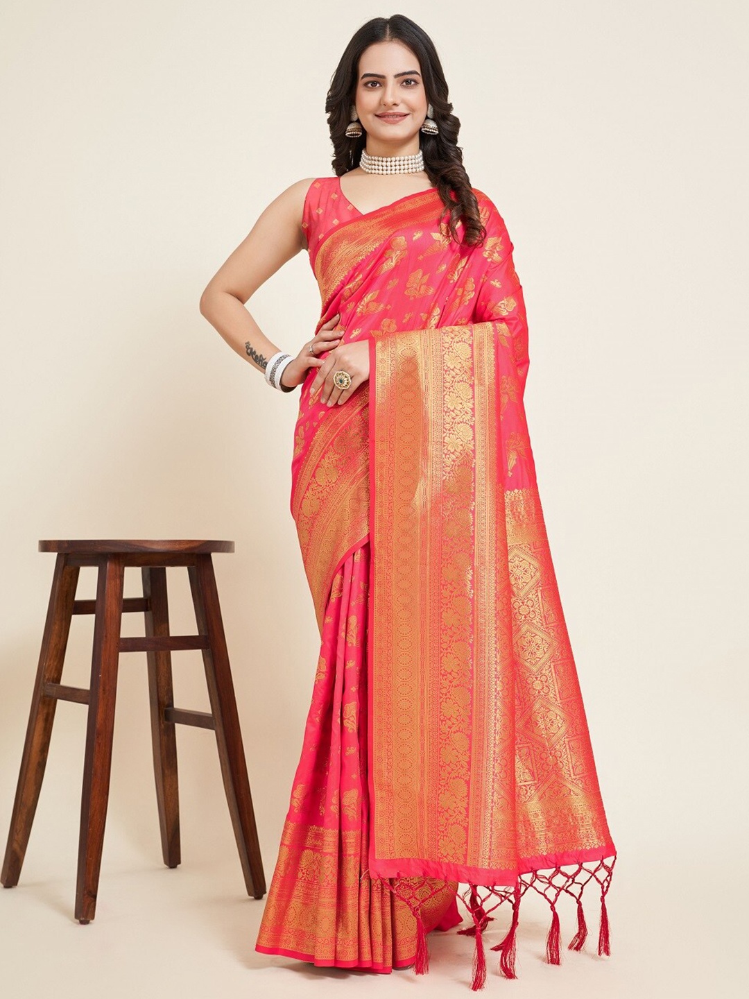 

Nimidiya Woven Design Ethnic Motifs Zari Banarasi Saree, Peach