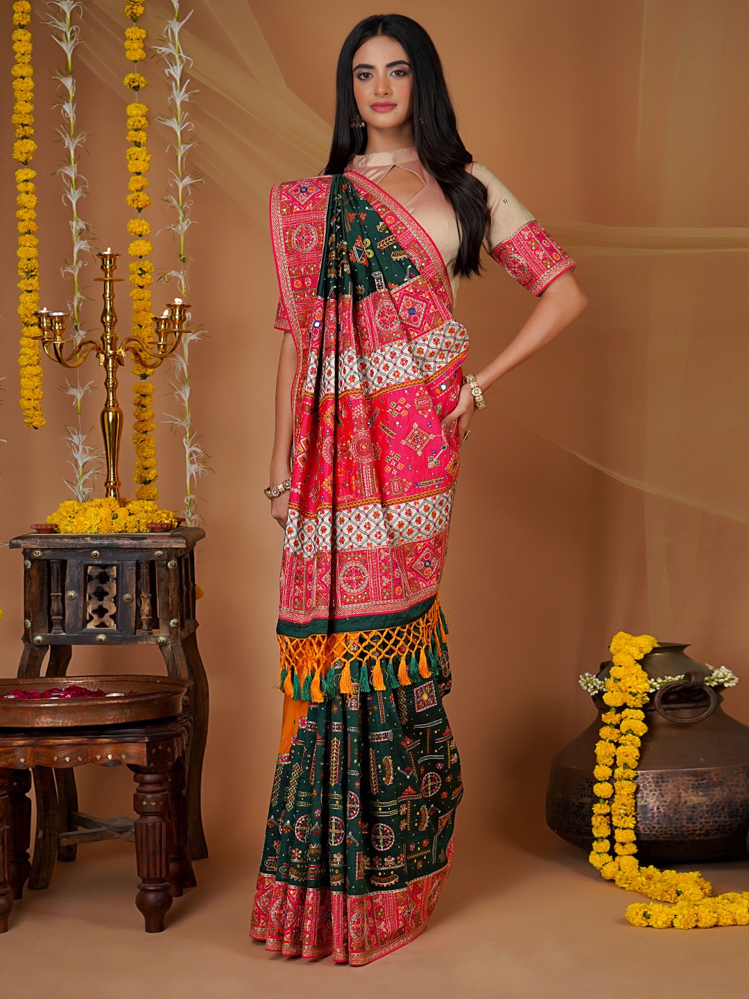 

saree.com Ethnic Motifs Printed Silk Blend Saree, Green