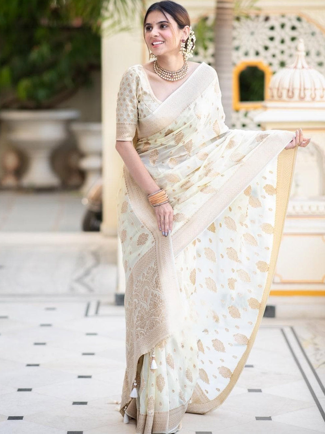 

S.K.C Woven Design Zari Banarasi Saree, Off white