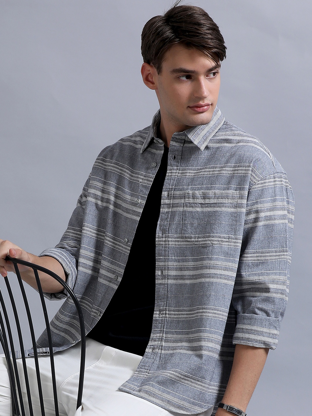 

SILISOUL Relaxed Horizontal Stripes Long Sleeves Spread Collar Cotton Opaque Casual Shirt, Grey