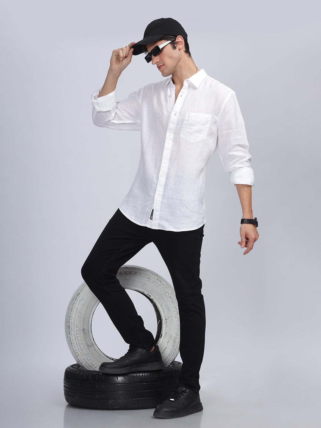 

SILISOUL Classic Oversized Spread Collar Long Sleeves Casual Shirt, White