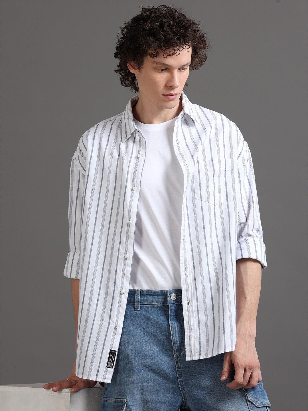 

SILISOUL Relaxed Striped Oversized Casual Shirt, White