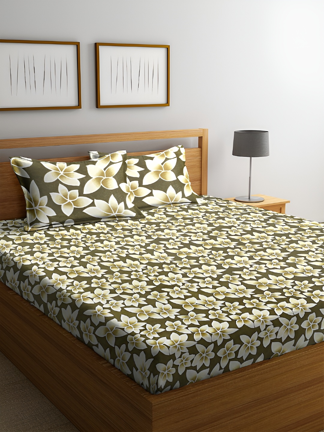 

Aura Green & White Floral Microfiber 160 TC Queen Bedsheet With 2 Pillow Covers