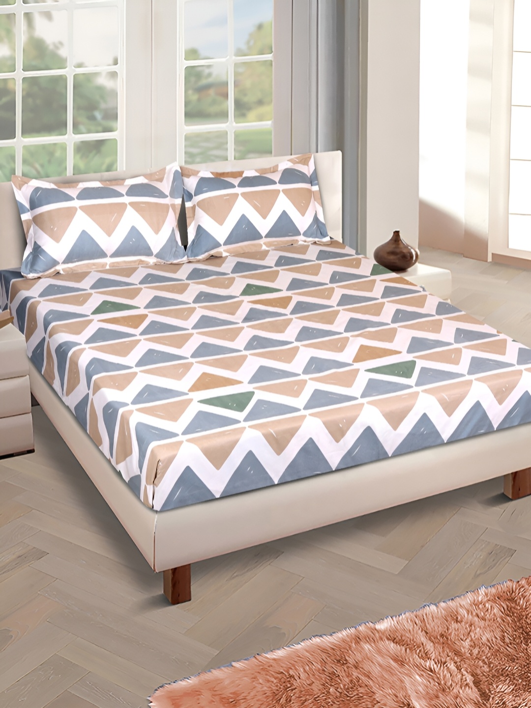 

Aura White & Blue Geometric 186 TC King Bedsheet With 2 Pillow Covers