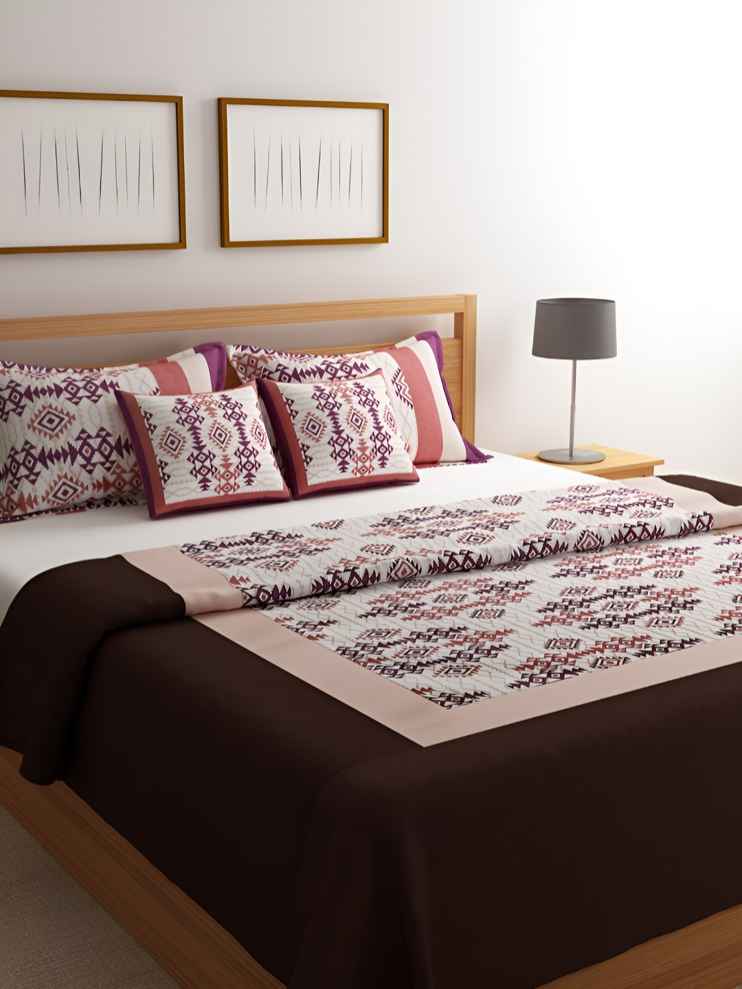 

Aura Coffee Brown & White Ethnic Motifs Printed Bed Cover With 2 Pillow Covers