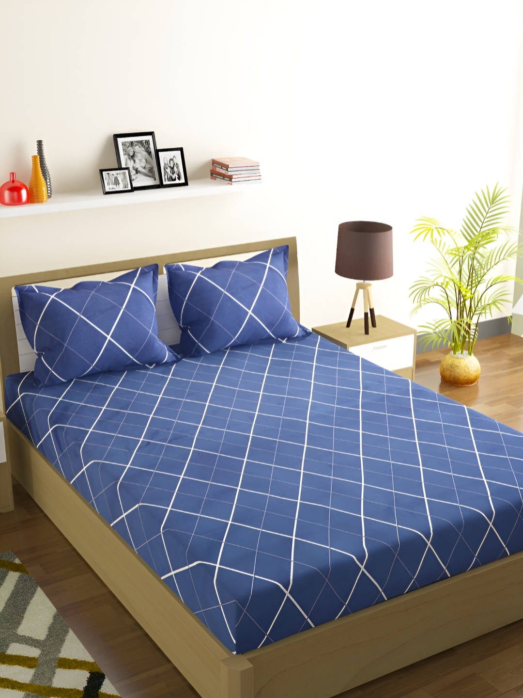 

Aura Blue & White Geometric 144 TC Microfiber Queen Bedsheet With 2 Pillow Covers