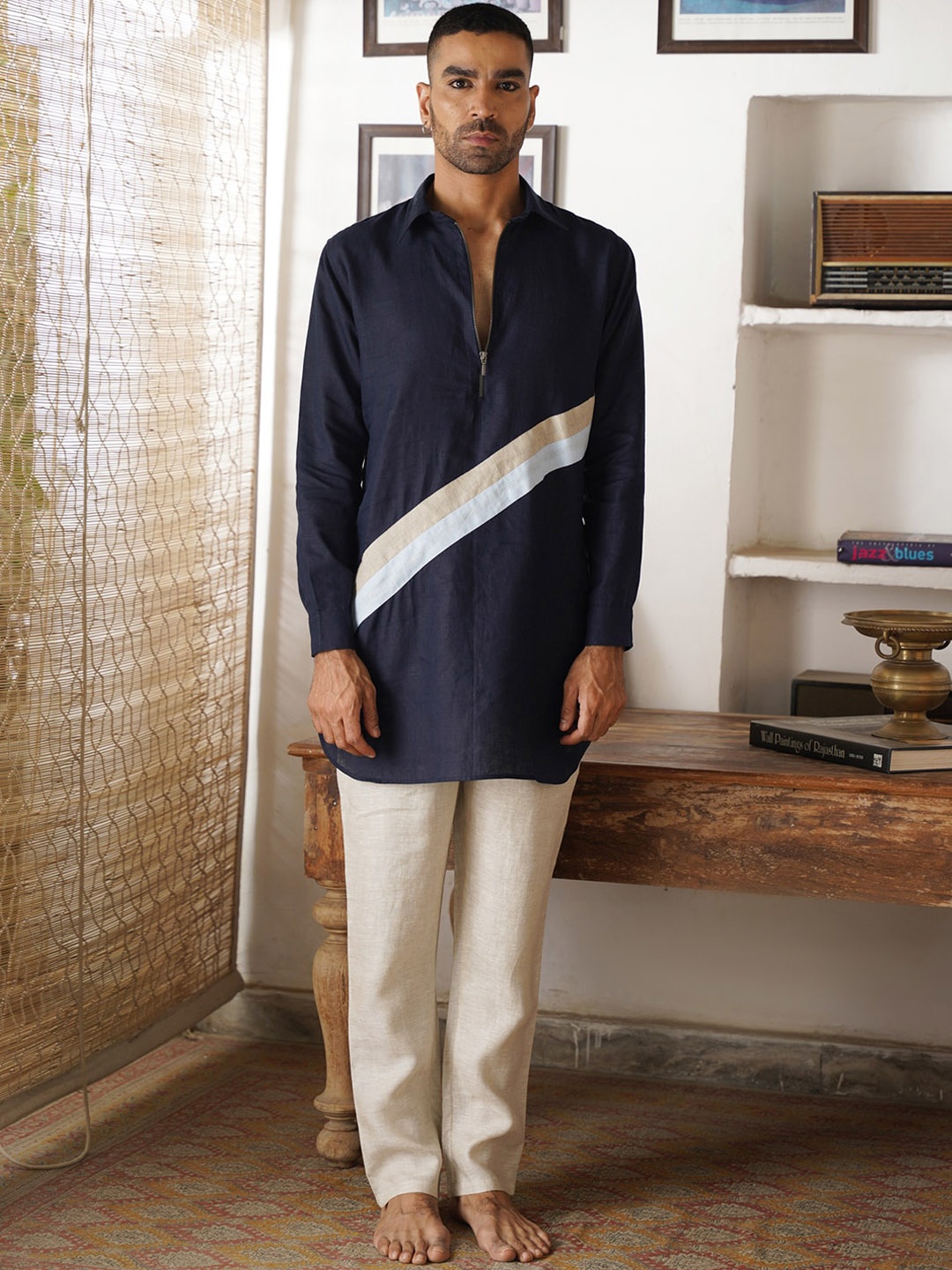 

KALPRAAG Embroidered Regular Linen Kurta with Trousers, Navy blue
