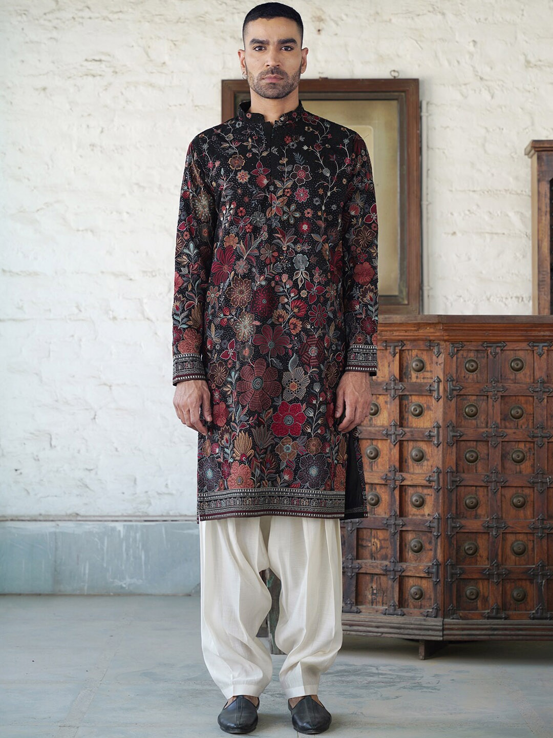 

KALPRAAG Floral Printed Regular Embroidered Sequinned Kurta with Patiyala Pants, Black