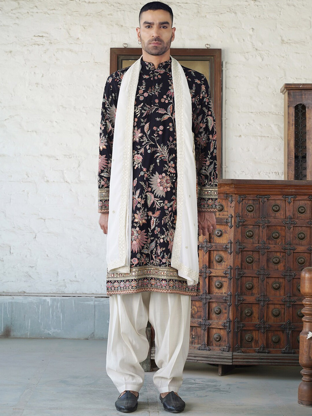 

KALPRAAG Embroidered Regular Sequinned Straight Kurta With Patiala & Dupatta, Navy blue