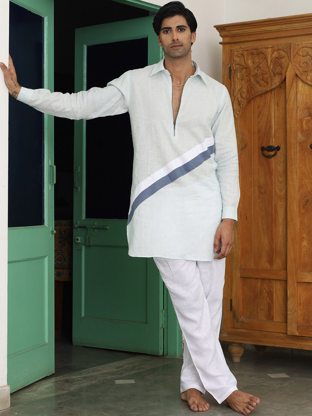 

KALPRAAG Striped Regular Linen Kurta with Trousers, Blue