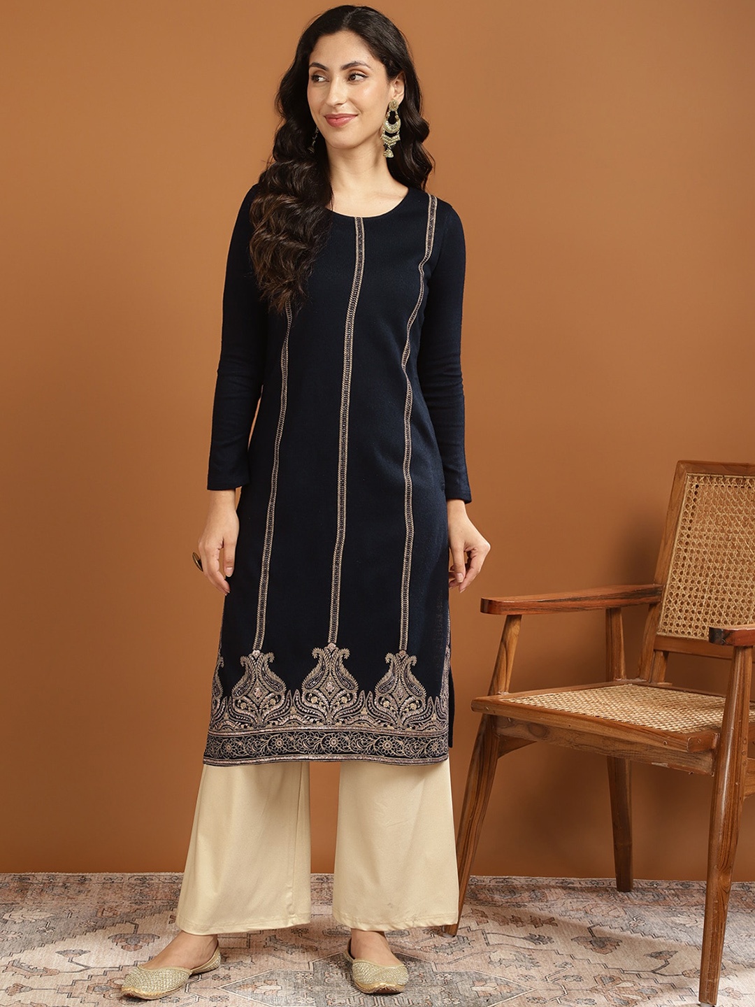 

Rangita Round Neck Long Sleeves Straight Kurta, Navy blue