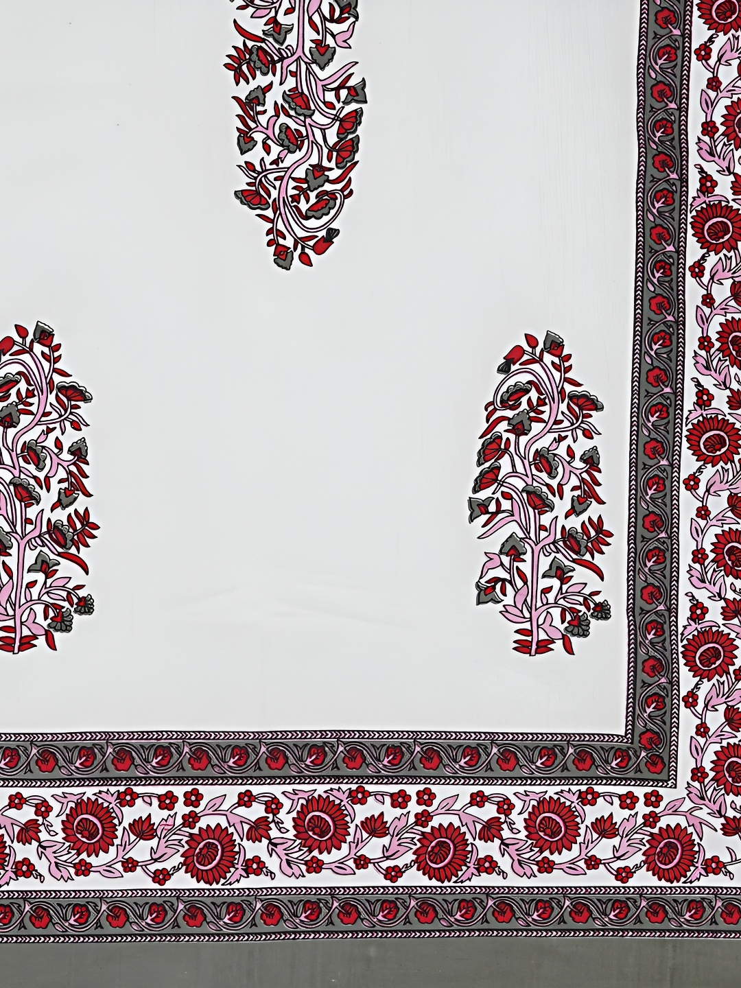 

SARYU HOMES White & Maroon Ethnic Motifs Printed Cotton 6-Seater Table Cover