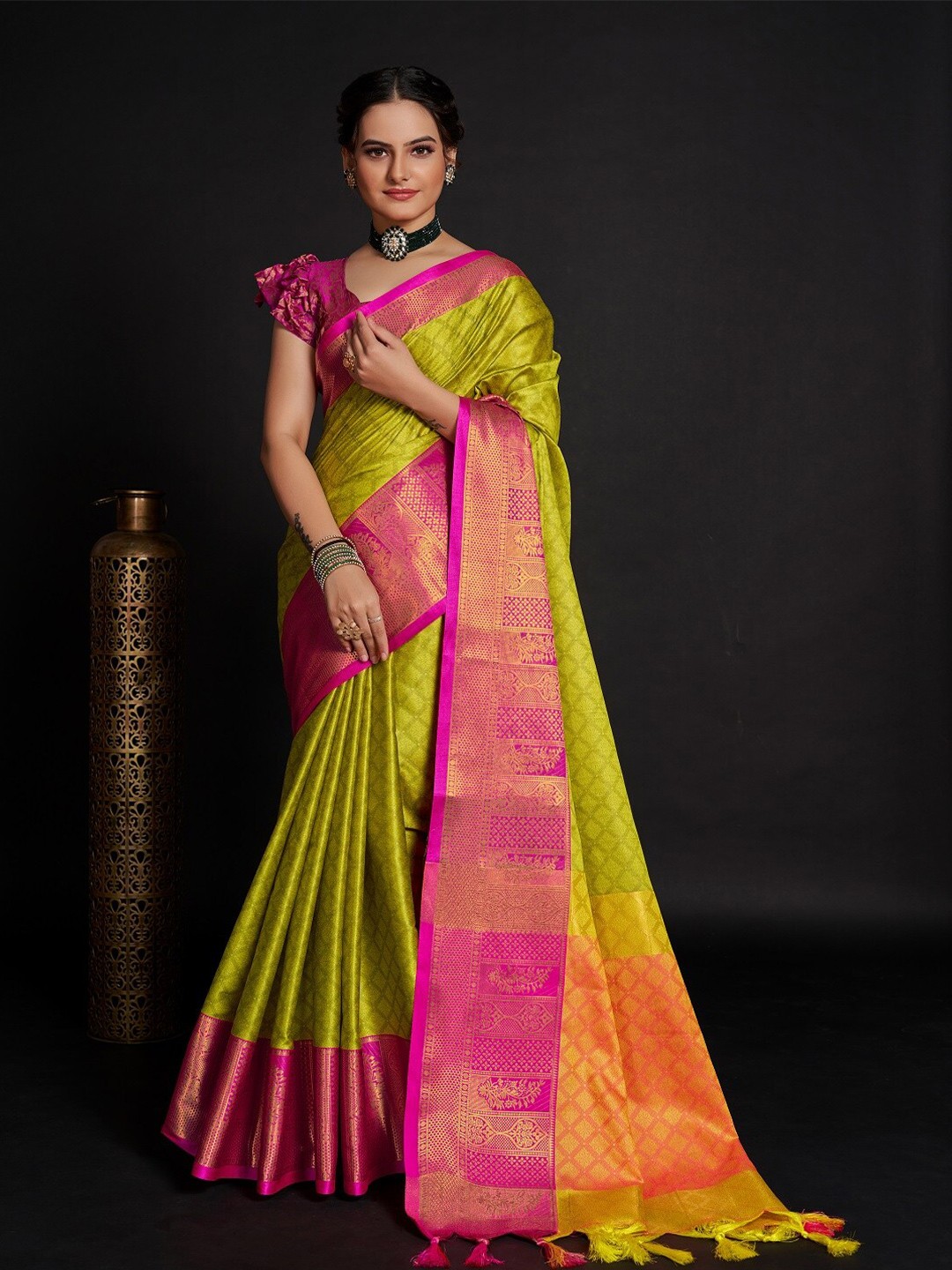 

Mitera Ethnic Motifs Woven Design Zari Banarasi Saree, Pink
