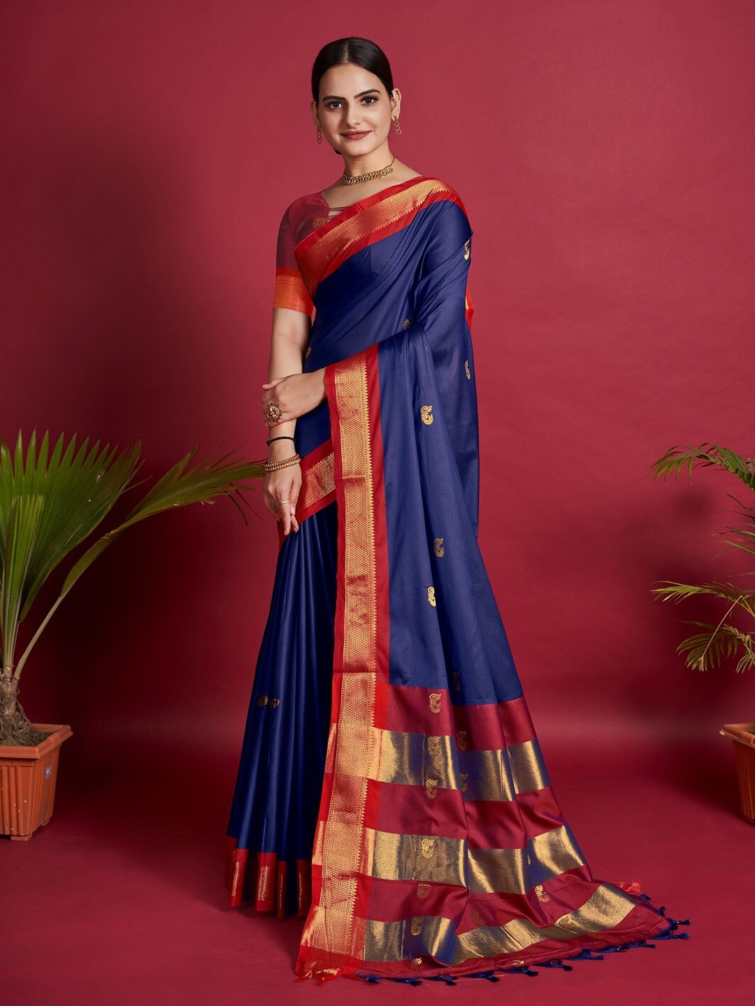 

Mitera Ethnic Motifs Woven Design Zari Kanjeevaram Saree, Navy blue