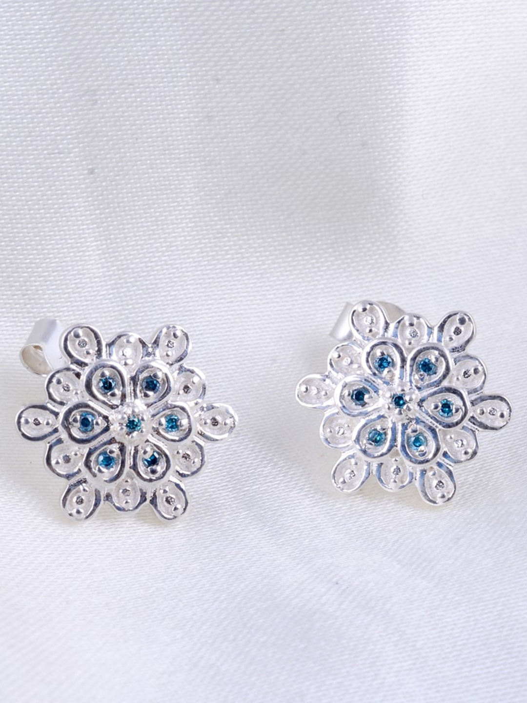 

HIFLYER JEWELS 925 Silver Floral Studs Earrings