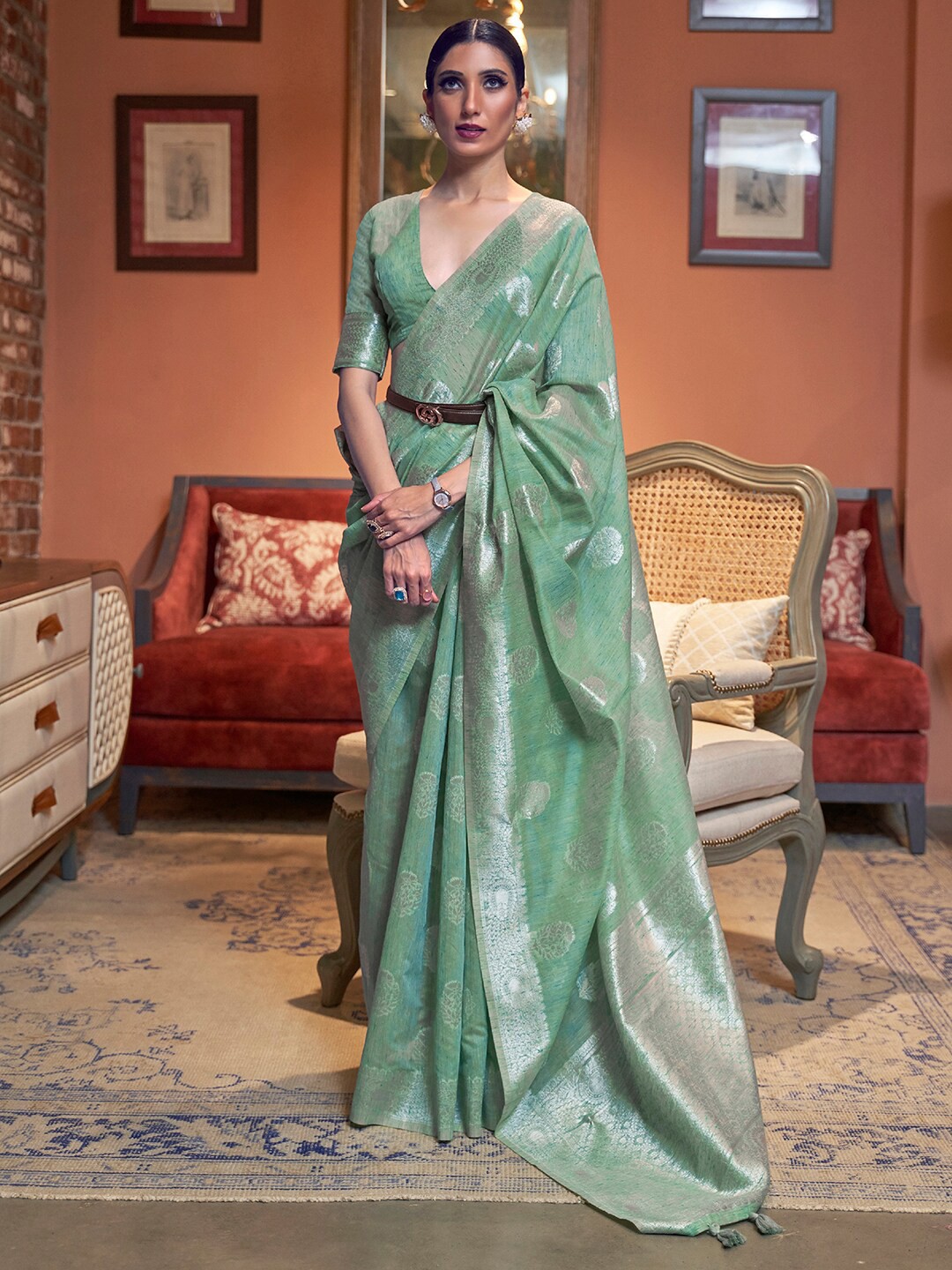 

Anouk Floral Woven Design Pure Linen Designer Banarasi Saree, Green
