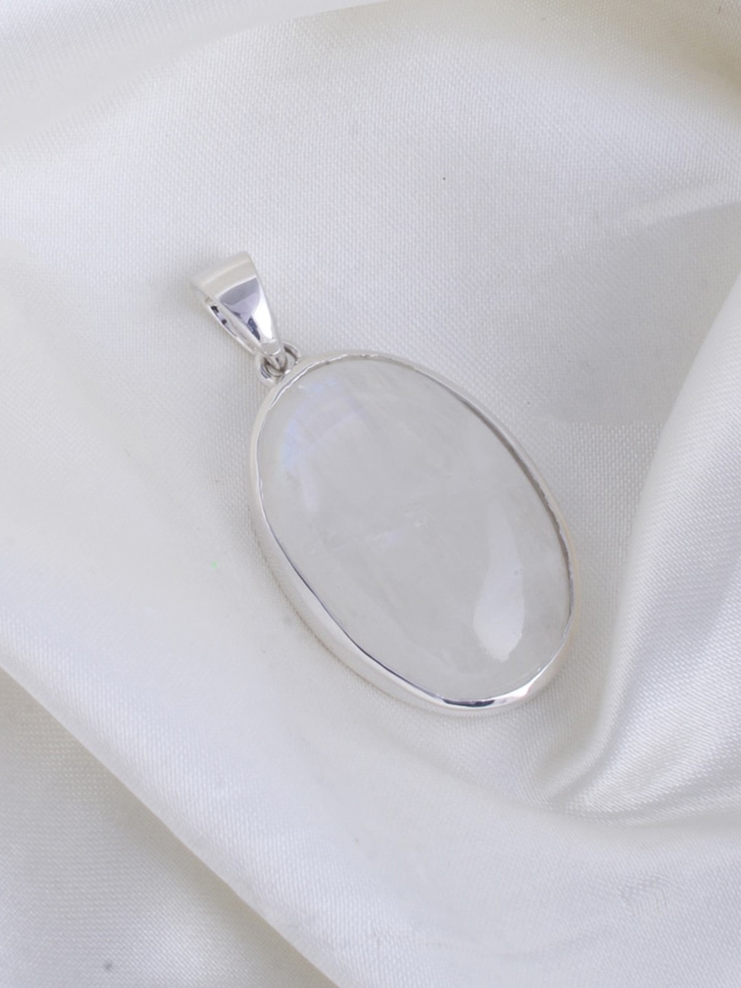 

HIFLYER JEWELS 925 Sterling Silver Oval Pendant, White