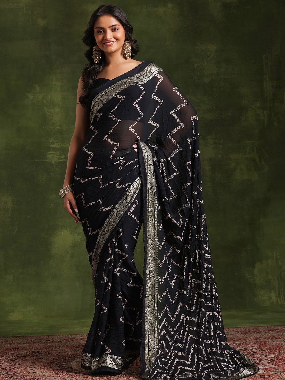 

Libas Leheriya Printed Zari Saree, Black