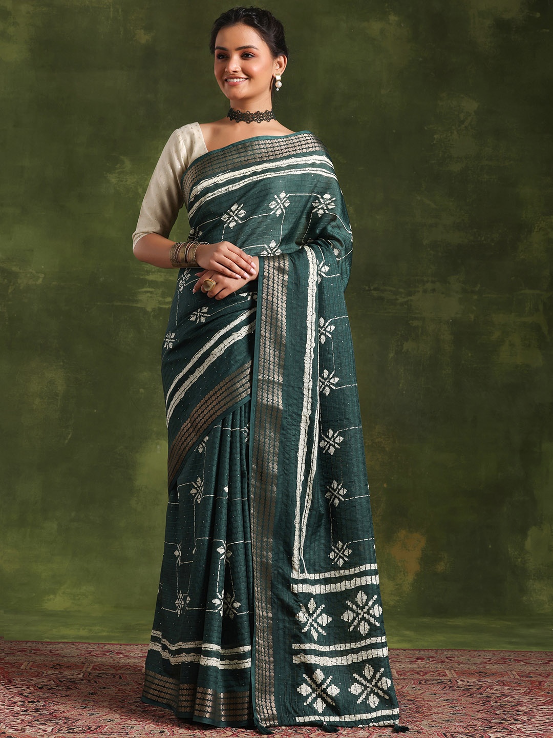 

Libas Ethnic Motifs Sequinned Saree, Green