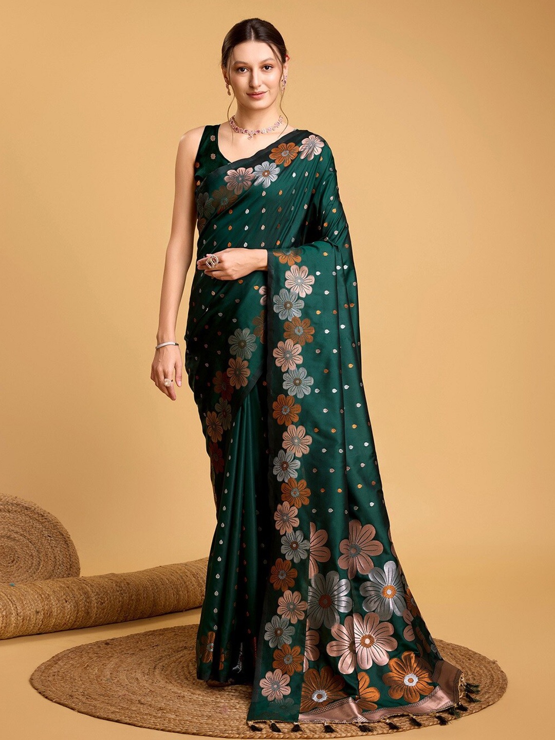 

Mitera Floral Zari Banarasi Saree, Green