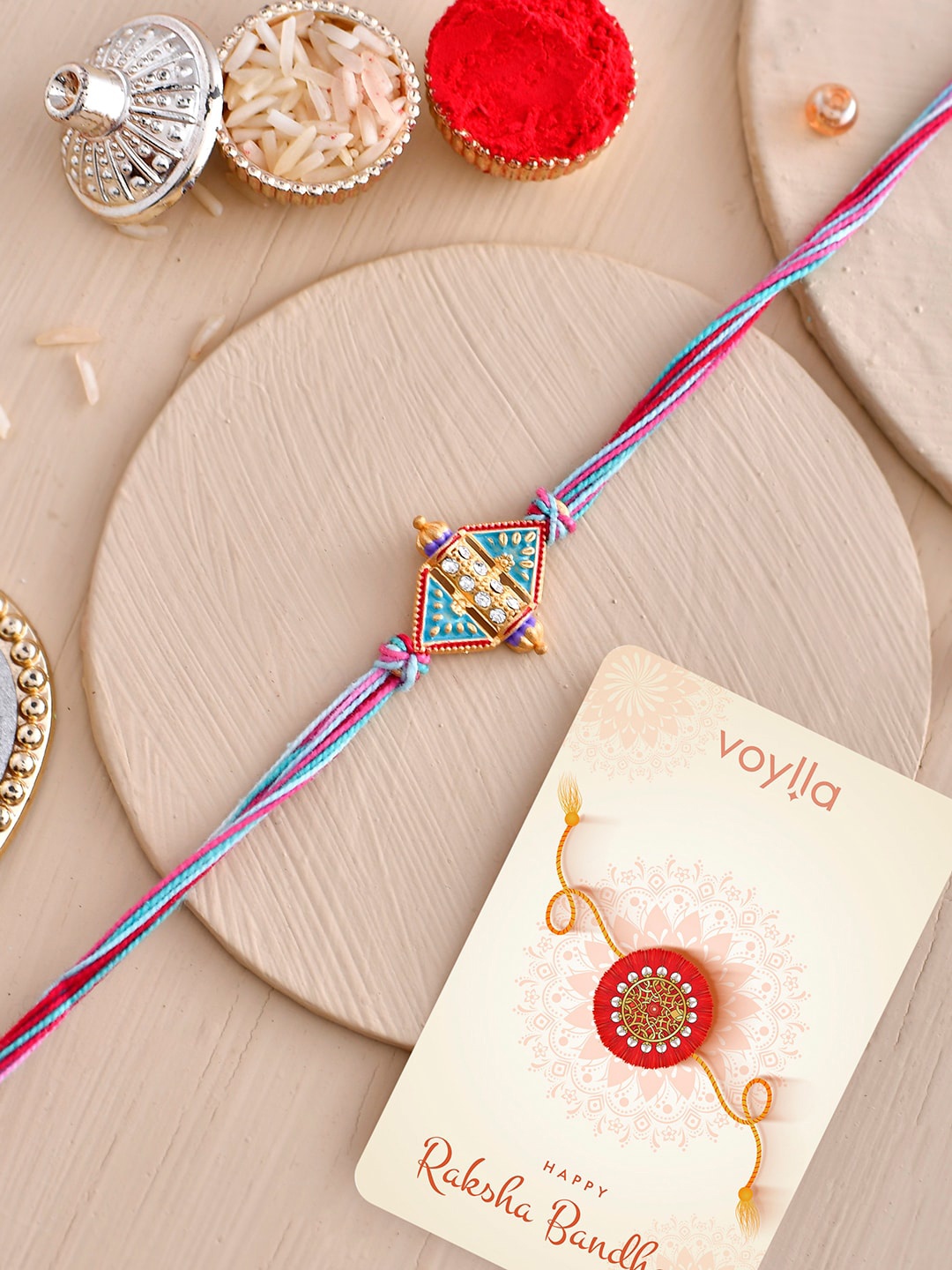 

Voylla Men Embellished Thread Rakhi, Gold