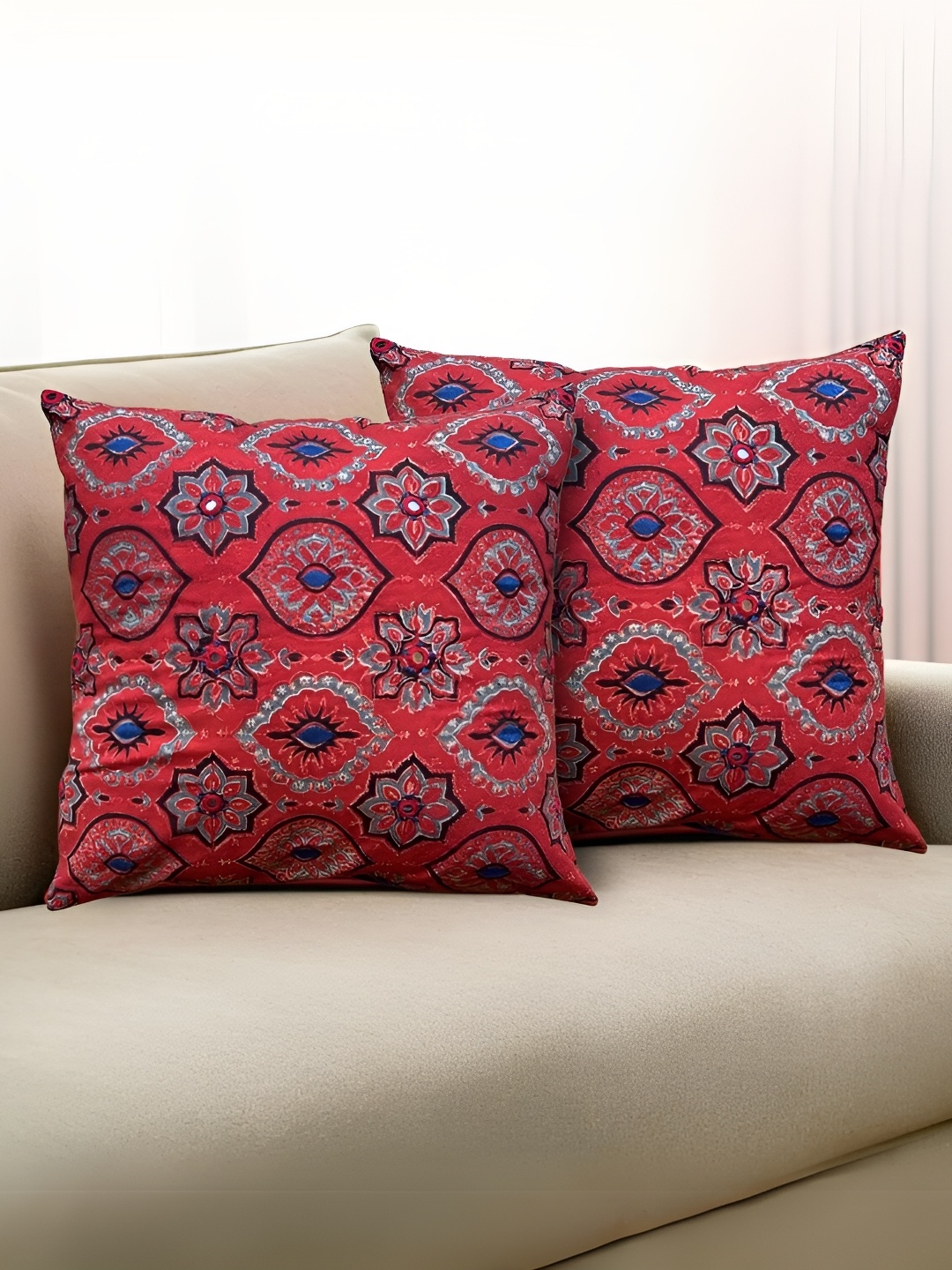 

Peepul Tree Red & Black 2 Pieces Floral Printed Square Cushion Covers