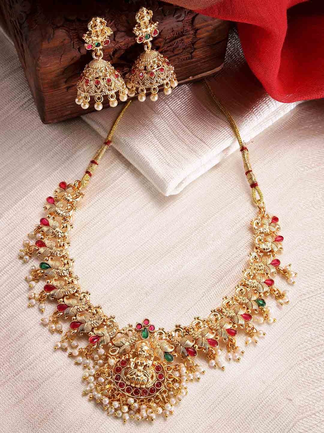 

KARATCART Gold Plated Kundan Studded & Beaded Jewellery Set