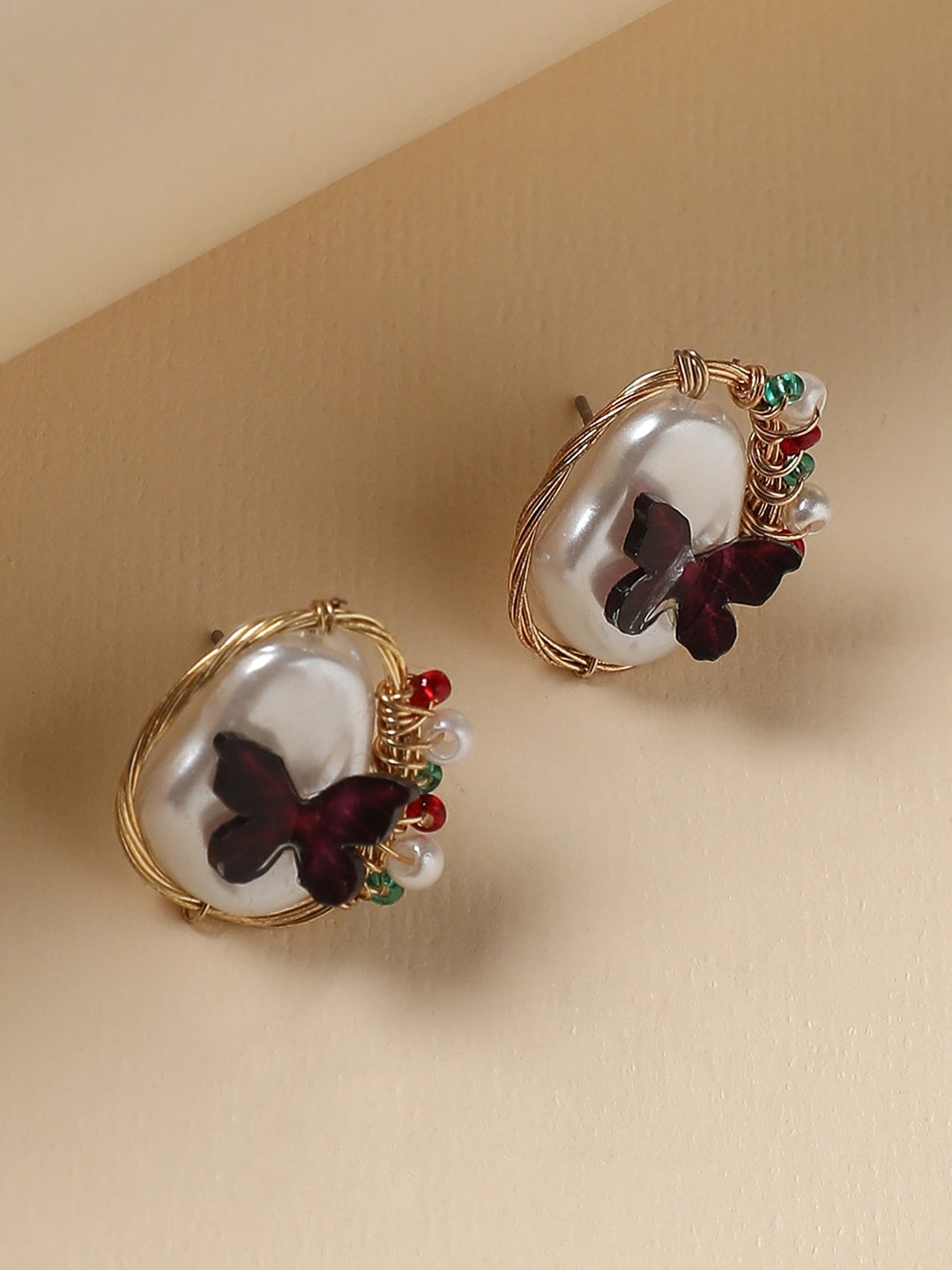 

SOHI Pearls Earrings, Silver