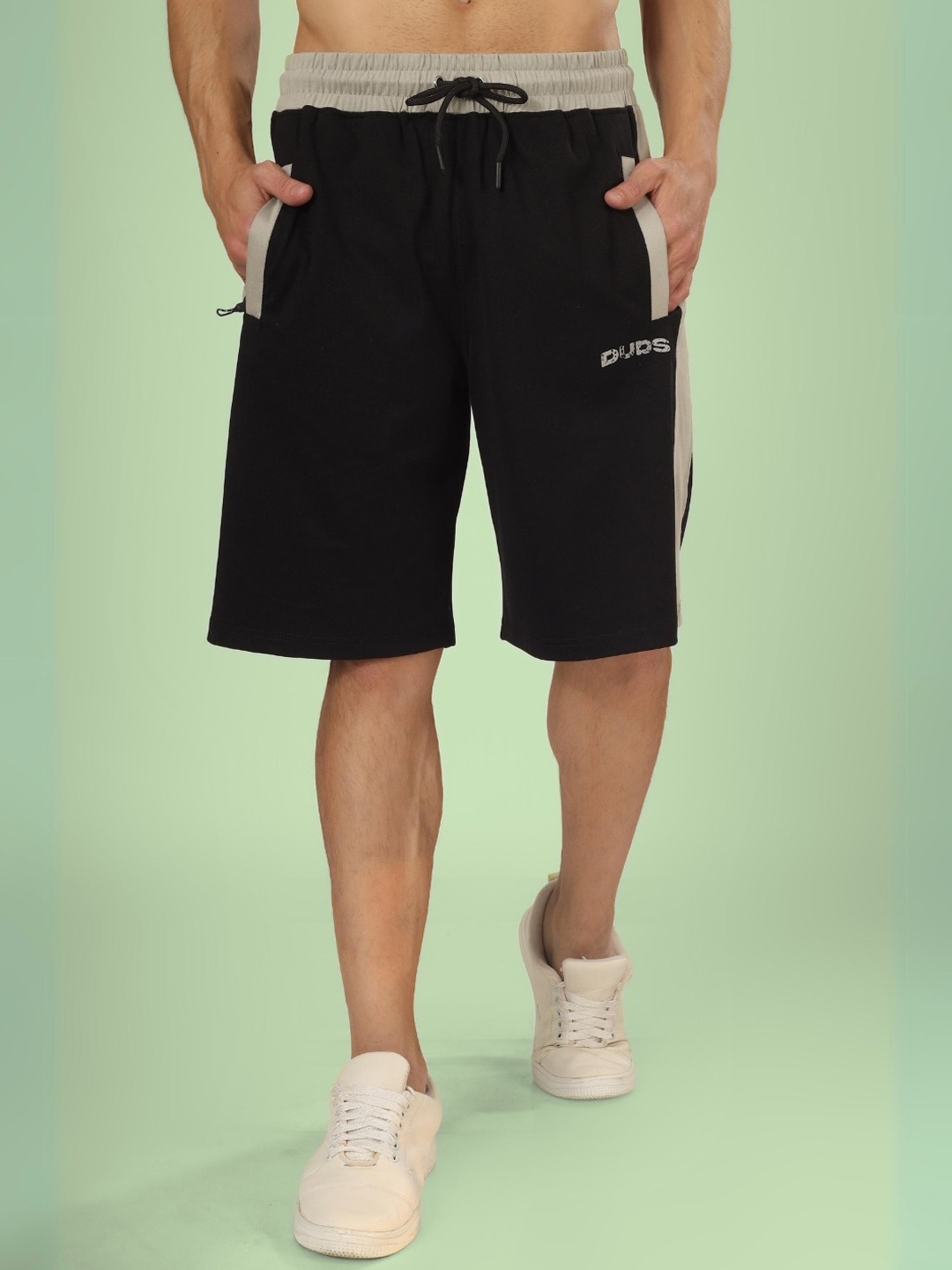 

WEARDUDS Men Relaxed Fit Pure Cotton Shorts, Black