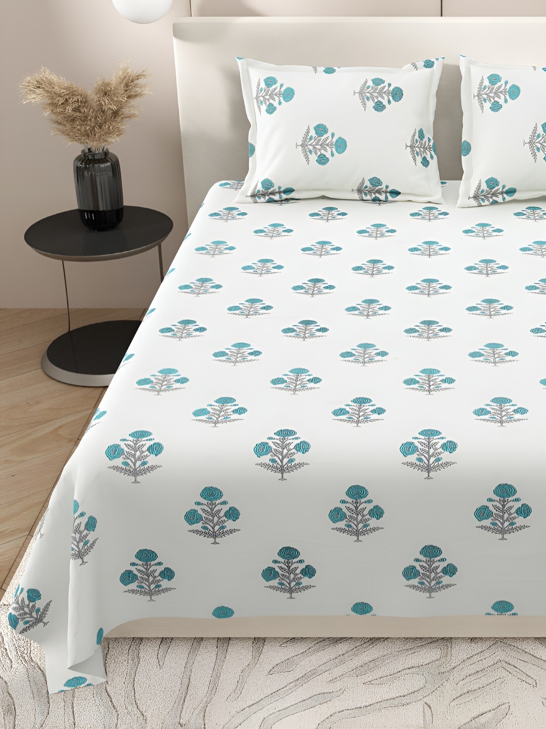 

BELLA CASA Teal & White Ethnic Motifs 200 TC Cotton King Bedsheet With 2 Pillow Covers