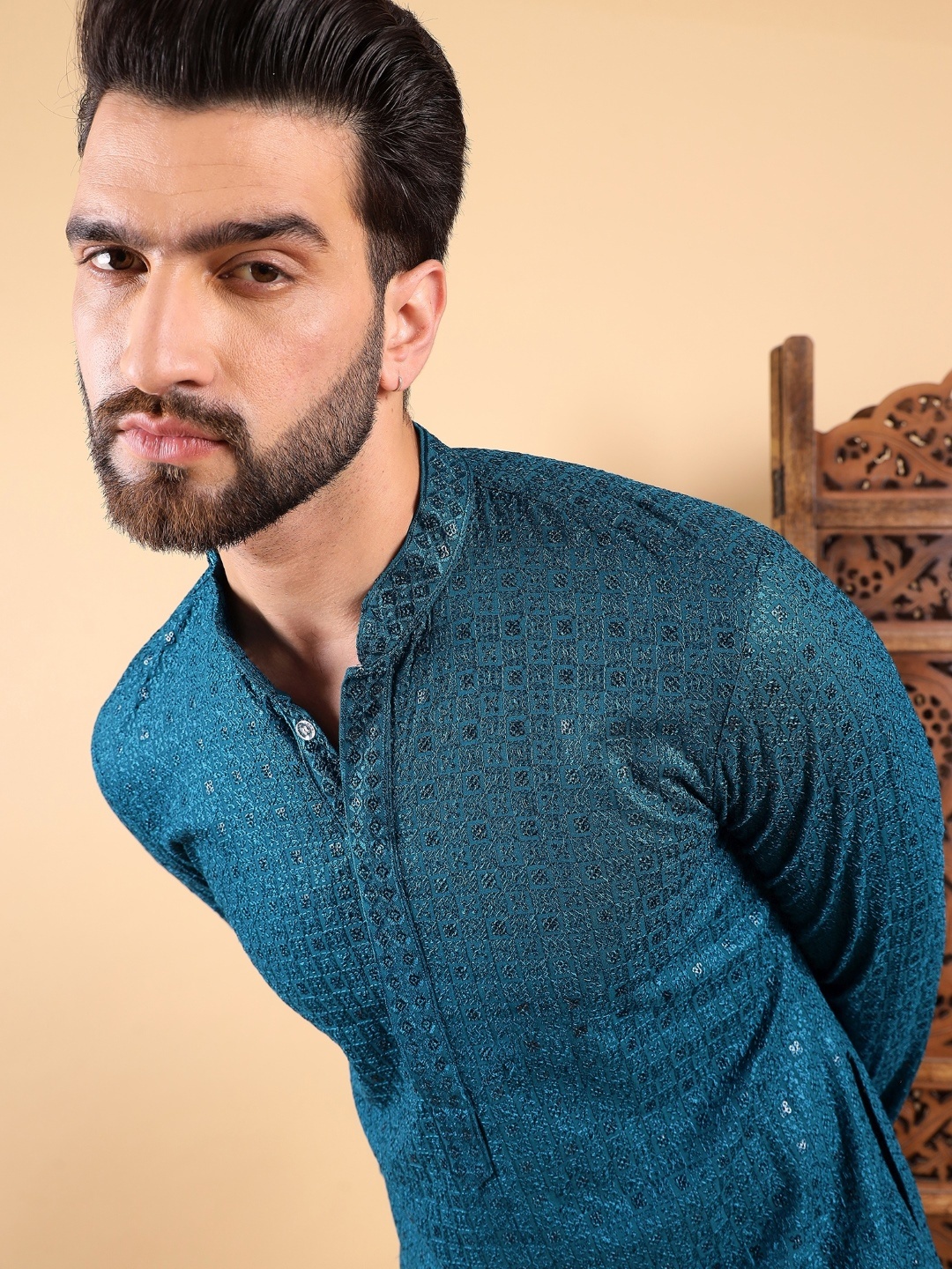 

Ethnic Bay Geometric Embroidered Sequinned Mandarin Collar Straight Kurta, Teal