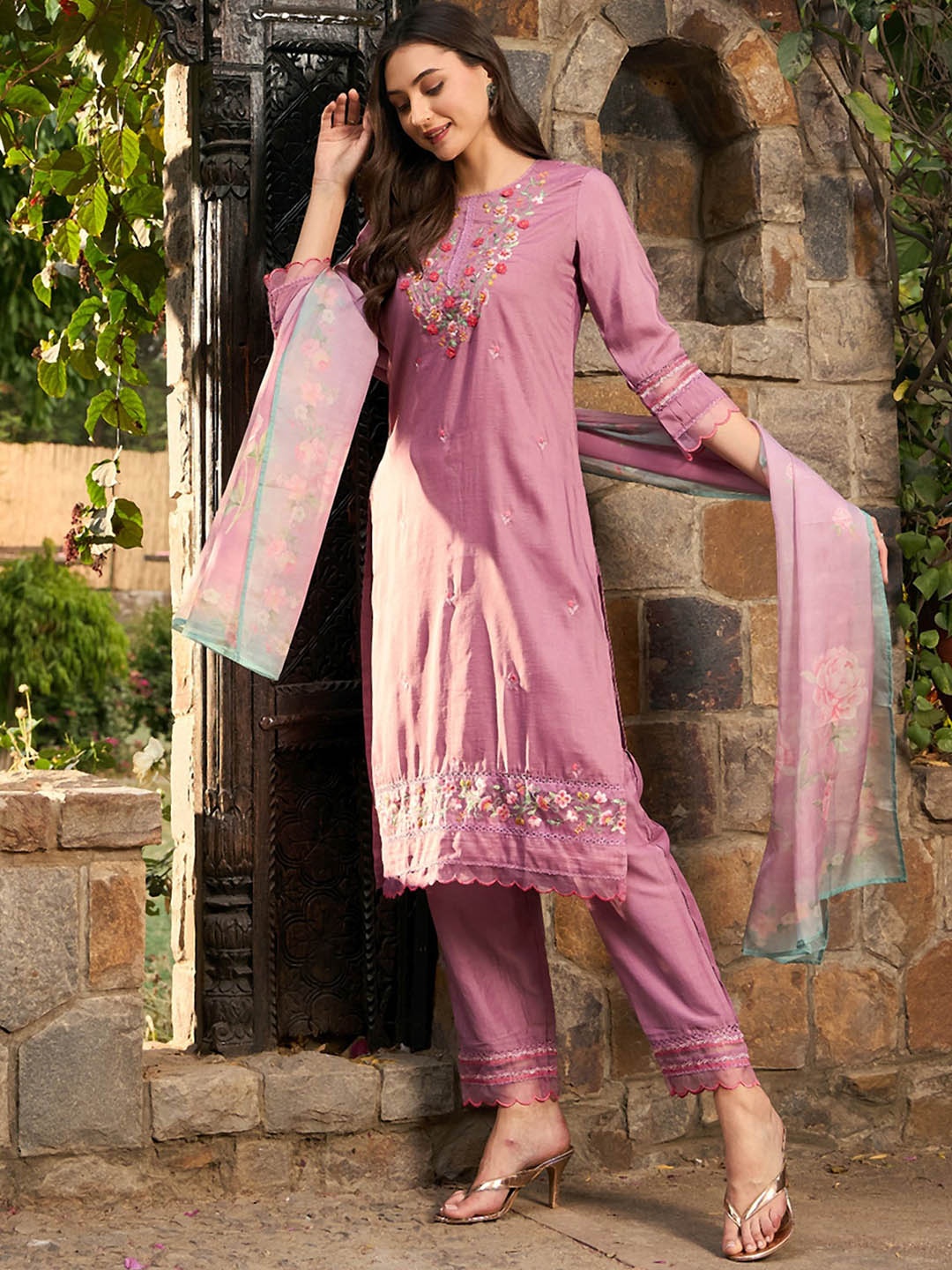 

Indo Era Floral Embroidered Thread Work Scalloped Kurta with Trousers & With Dupatta, Mauve