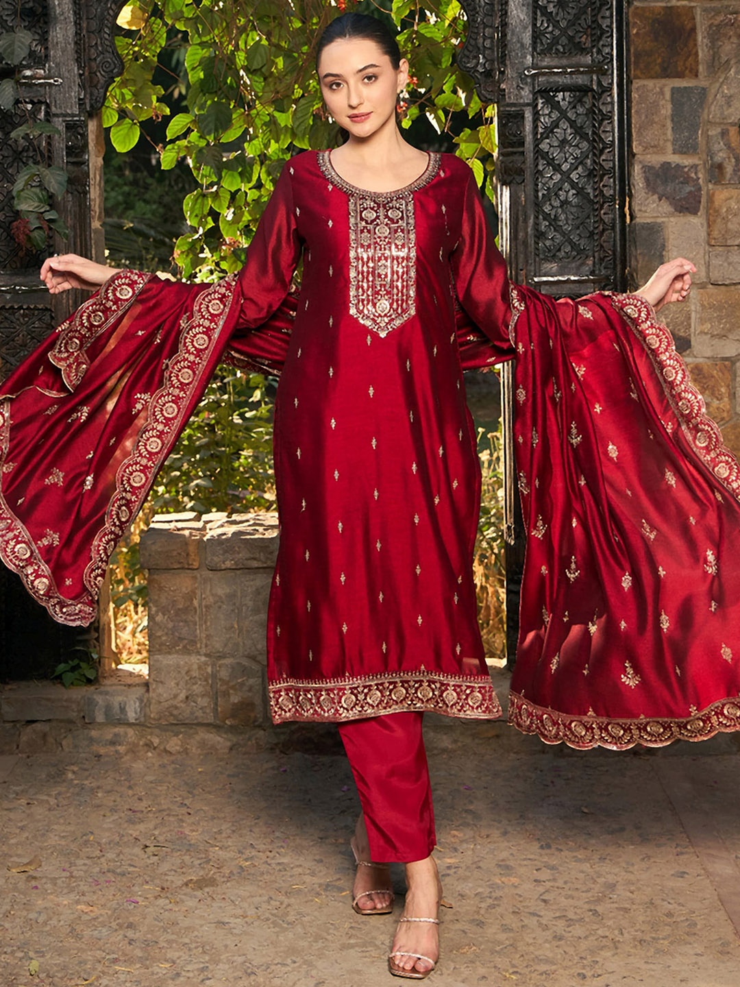 

Indo Era Ethnic Motifs Embroidered Round Neck Thread Work Kurta with Trousers & Dupatta, Maroon