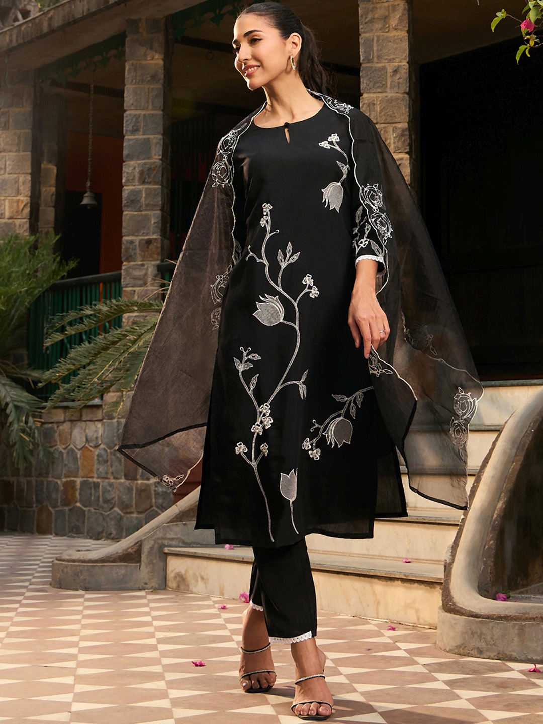 

Indo Era Floral Embroidered Keyhole Neck Thread Work Kurta with Trousers & With Dupatta, Black