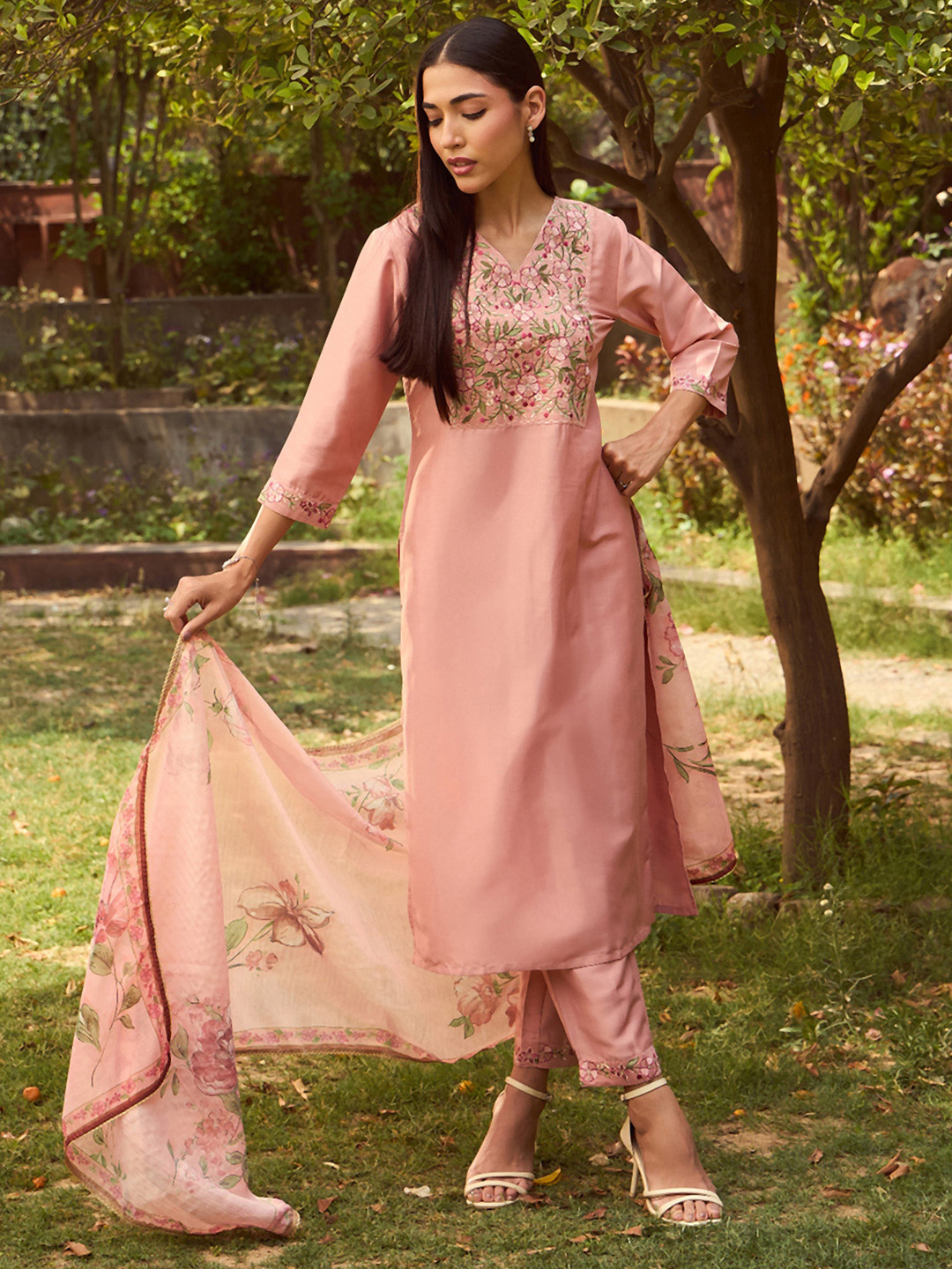 

Indo Era V Neck Floral Embroidered Thread Work Kurta with Trouser & Dupatta, Peach