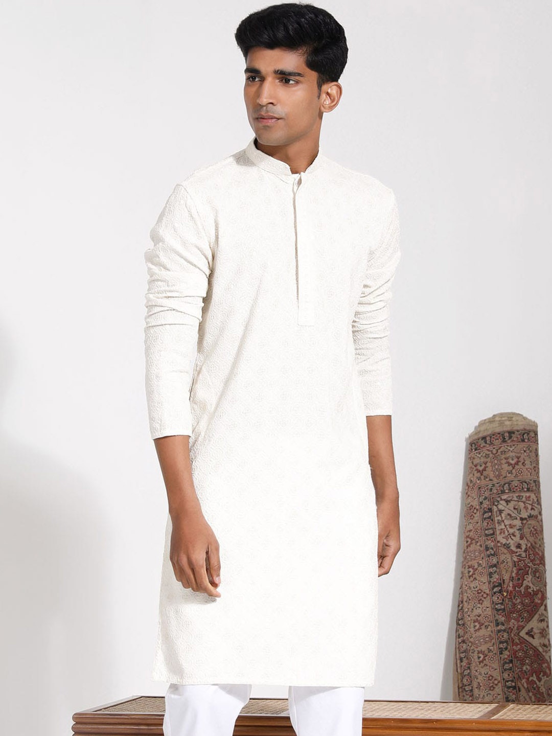 

VASTRAMAY Embroidered Long Sleeves Mandarin Collar Sequinned Pastels Kurta, Cream
