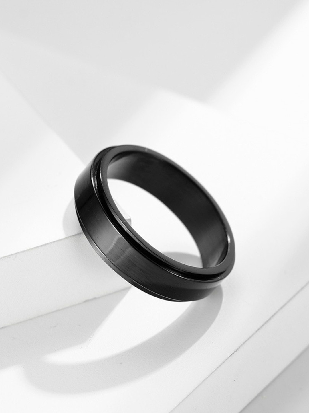 

SALTY Men Stainless Steel Band Finger Ring, Black