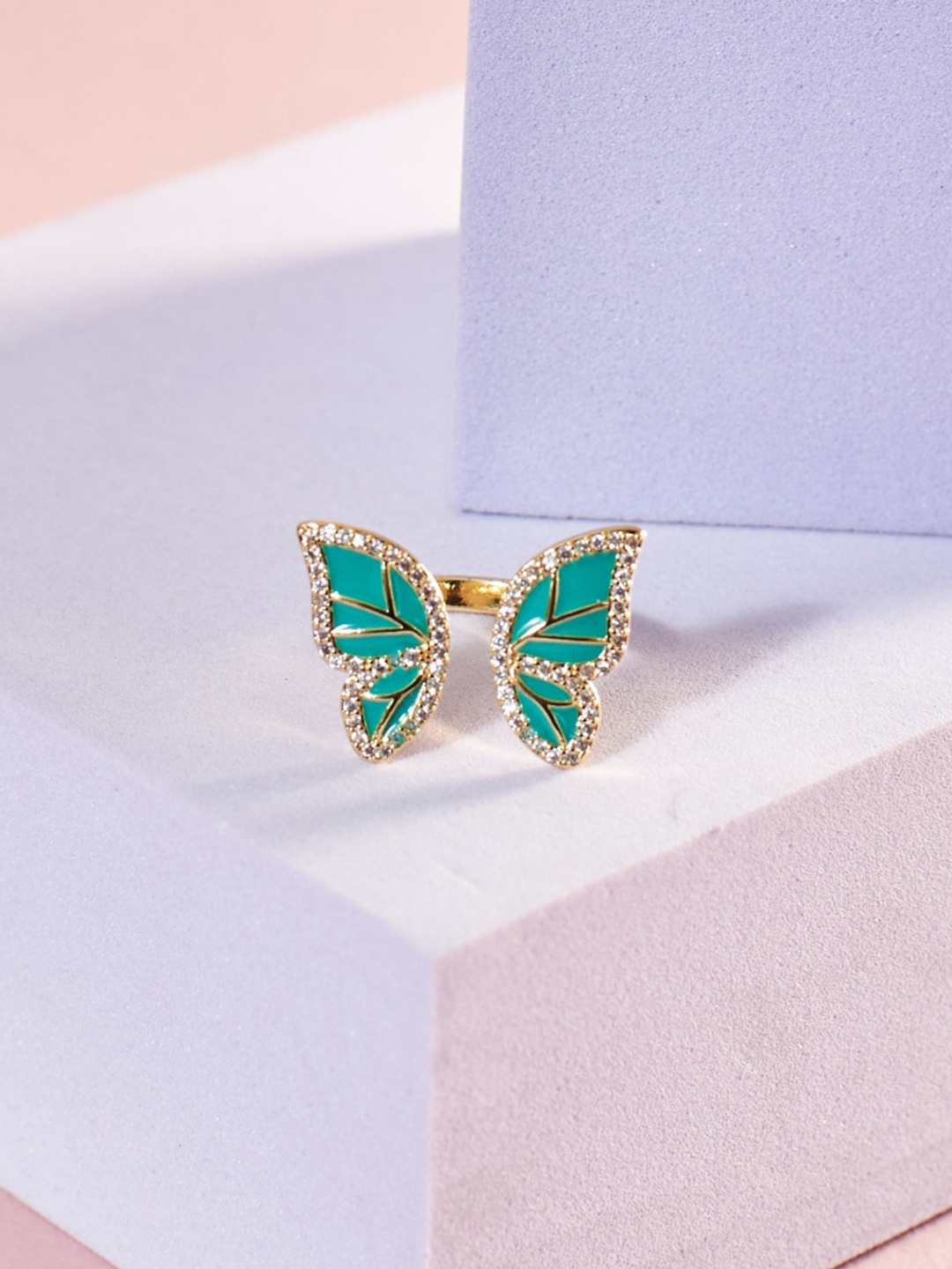 

SALTY Gold-Plated Echo Emerald Studded Adjustable Ring