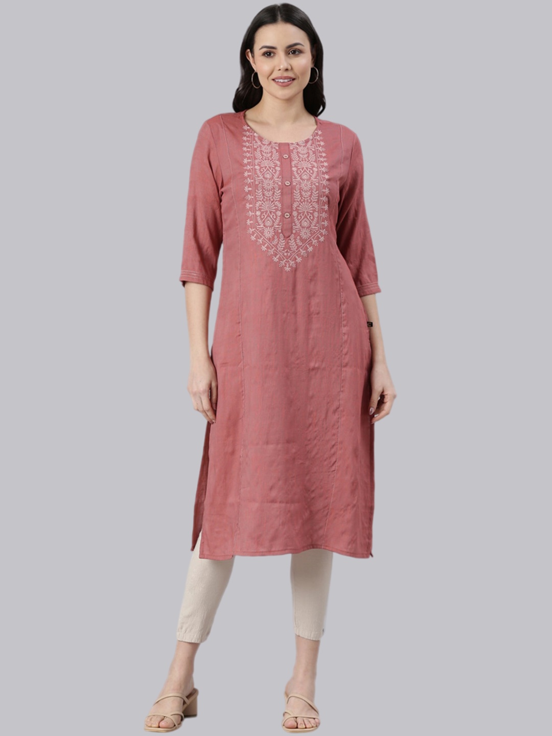 

Samhitas Floral Embroidered Round Neck Thread Work Straight Kurta, Pink